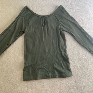 Hollister Women’s XS Slim-fit Long-sleeved Shirt in Green with cutouts
